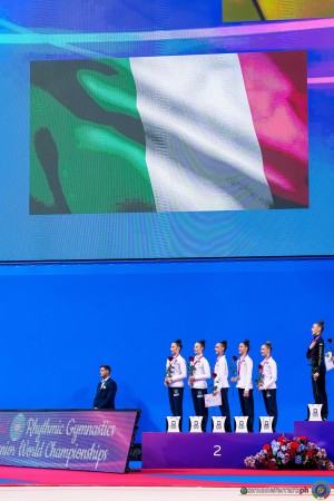 podium groups sfe04694 copia simone ferraro ph